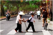 Trường hợp người đi bộ qua đường phải có tín hiệu bằng tay từ 01/01/2025