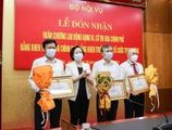 Hướng dẫn Thủ tục đề nghị xét tặng bằng khen của Bộ Nội vụ