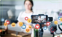 Ăn mặc hở hang khi đang phát trực tiếp (Livestream) có thể bị phạt đến 20 triệu đồng