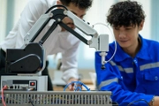 Investors using advanced technologies to receive incentives in bid evaluation