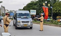 Từ 15/8/2026, ô tô không kinh doanh vận tải chở hàng thu tiền bị phạt đến 12 triệu đồng