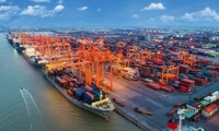 Hàng hóa xuất nhập khẩu được lấy 02 mẫu để phân tích, thời gian lưu mẫu là 120 ngày