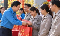 Tết 2027, người lao động khó khăn có thể được thăm, tặng quà đến 2,5 triệu đồng/suất