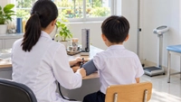 Kiểm tra sức khỏe đầu năm học được thực hiện mấy lần một năm? Địa điểm và nội dung kiểm tra sức khỏe gồm những gì?