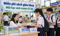 Những sách giáo khoa nào được miễn phí sử dụng, mỗi học sinh được mượn bao nhiêu bộ?