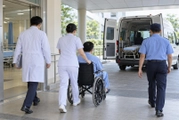 Việc đưa người bị áp dụng biện pháp tư pháp bắt buộc chữa bệnh ra khỏi khu điều trị nội trú được quy định thế nào?