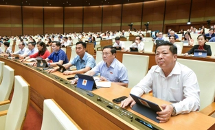 Thông qua Luật Trật tự, an toàn giao thông đường bộ