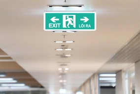 Quy định lắp đặt đèn chiếu sáng sự cố: 4 điều cần biết