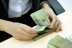 May overseas Vietnamese open savings accounts in Vietnam?