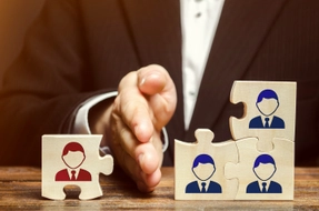 Trước 10/12/2024, hoàn thành đề xuất chế độ, chính sách với cán bộ, công chức khi sắp xếp lại bộ máy