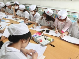 Yêu cầu tăng cường giám sát việc đào tạo liên tục cho cán bộ y tế