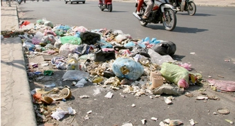 Tăng cường kiểm tra, giám sát, xử lý nghiêm hành vi xả rác bừa bãi dịp Quốc khánh 02/9