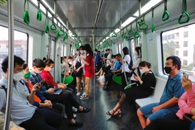 Hà Nội: Khuyến khích giáo viên, học sinh sử dụng phương tiện giao thông công cộng