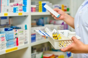 Revocation of business household certificates for violators in the medical and pharmaceutical sector