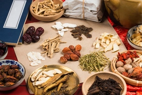 Đẩy mạnh phát triển nền y học cổ truyền Việt Nam trong giai đoạn mới