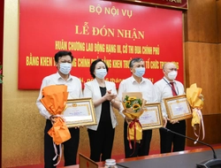 Hướng dẫn Thủ tục đề nghị xét tặng bằng khen của Bộ Nội vụ