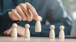 Khẩn trương bố trí cán bộ có năng lực quản lý, nghiệp vụ, chuyên môn sâu cho cấp xã