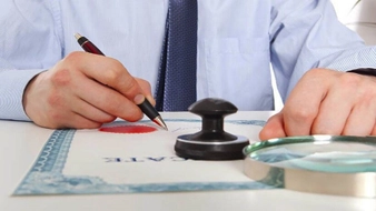 Thủ tục chứng thực văn bản phân chia di sản là động sản, quyền sử dụng đất, nhà ở [mới nhất]