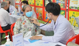 TP HCM Hỗ trợ 100% mức đóng bảo hiểm y tế cho người cao tuổi từ 14/11/2025