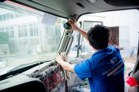 Từ 01/01/2028, ô tô kinh doanh vận tải dưới 8 chỗ phải lắp thiết bị ghi hình người lái