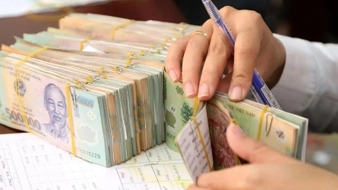 Trả thưởng tết 5 triệu đồng bằng tiền mặt được không?