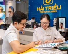 Giá tròng kính chính hãng tăng mỗi năm: Sự thật từ Kính Hải Triều