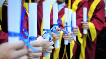 Từ ngày 15/3/2026, không được dùng 'tiến sĩ danh dự', 'giáo sư danh dự' thay học hàm, học vị