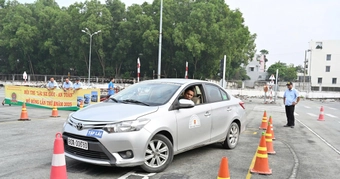 Từ ngày 01/7/2026, không bắt buộc GPLX đối với giáo viên dạy lý thuyết lái xe