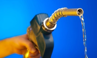 Không để thiếu hụt xăng dầu cục bộ, bảo đảm nguồn cung ổn định trên toàn quốc