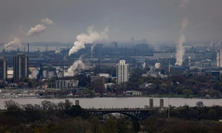 Chính phủ thông qua 2 chính sách lớn để xây dựng Luật Công nghiệp trọng điểm