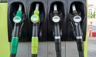 Dầu diesel giảm gần 10.000 đồng/lít, xăng giảm gần 3.000 đồng/lít từ 15h30 ngày 09/4/2026