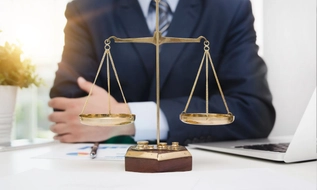 Lương của Luật sư công được tính như thế nào?