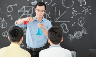 Từ 14/4/2026, giáo viên THPT hạng I phải có bằng thạc sĩ khi được bổ nhiệm