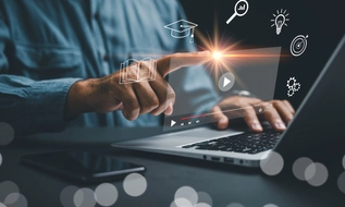 Hết năm 2026, 100% cán bộ, công chức, viên chức phải có kỹ năng số, sử dụng tốt nền tảng số