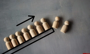 ​Công văn 3808/BNV-TCBC: Không phải hoàn trả trợ cấp tinh giản nếu chỉ ký hợp đồng lao động