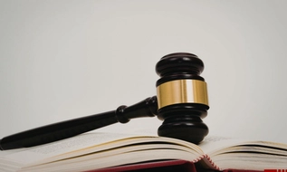 Thủ tướng Chính phủ gọi tên 18 Nghị định, 2 Quyết định và 15 Thông tư chậm ban hành