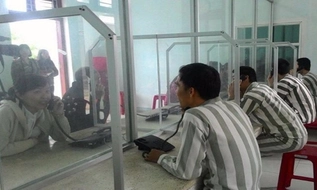 Người yêu không được vào thăm phạm nhân trong trại giam