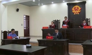 Cấm đội mũ, nón, đeo kính màu khi tham dự phiên toàn, trừ khi có lý do chính đáng