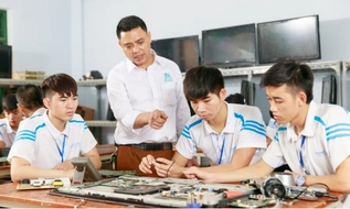 Chứng chỉ chức danh nghề nghiệp GDNN, giáo viên THPT cấp trước 30/9/2026 được công nhận tương đương chứng chỉ giáo viên trung học nghề 