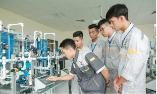 Từ 10/08/2026, giáo viên trung học nghề dạy chuyên môn nghề thực hiện từ 400 - 510 giờ chuẩn/năm học