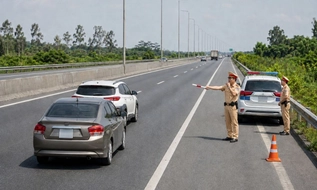 Từ ngày mai (27/8/2026), CSGT ra quân xử phạt lỗi không giữ khoảng cách an toàn trên cao tốc