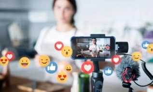 Xã đạt tiêu chí thương mại điện tử phải tổ chức ít nhất 1 phiên livestream bán hàng mỗi năm