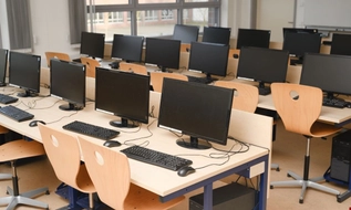 Trường học mua máy tính phục vụ giảng dạy không hạch toán vào chi chuyển đổi số