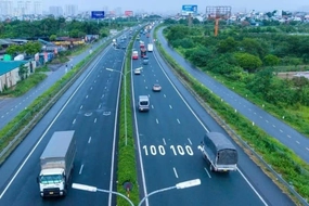 Văn phòng Chính phủ yêu cầu rà soát quy định về khoảng cách an toàn trên đường cao tốc