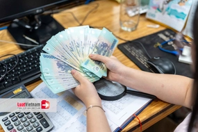 Yêu cầu rà soát chính sách tiền lương của công chức, viên chức giáo dục, y tế và nhiều ngành