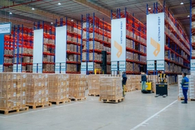 Ministry proposes lowering tax exemption threshold to VND 100,000 for imports amid e-commerce boom