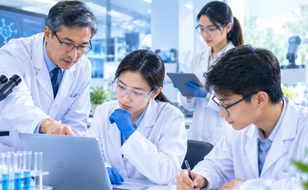 Chuyên gia, nhà khoa học xuất sắc về công nghệ chiến lược phải đáp ứng những tiêu chuẩn nào?