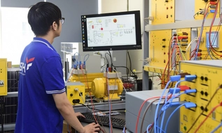 Tổng công trình sư, chuyên gia, nhà khoa học xuất sắc trực tiếp thực hiện nhiệm vụ công nghệ chiến lược được hưởng lương, thưởng thế nào?