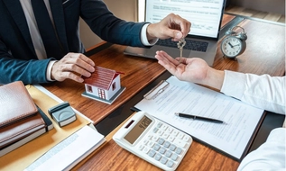 Vẫn giữ công chứng, chứng thực với các giao dịch về chuyển quyền sử dụng đất