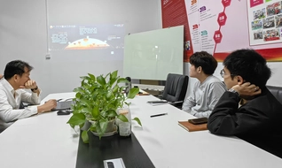 Đào tạo thạc sĩ định hướng nghiên cứu và định hướng ứng dụng có yêu cầu gì về chuẩn đầu ra, số tín chỉ?